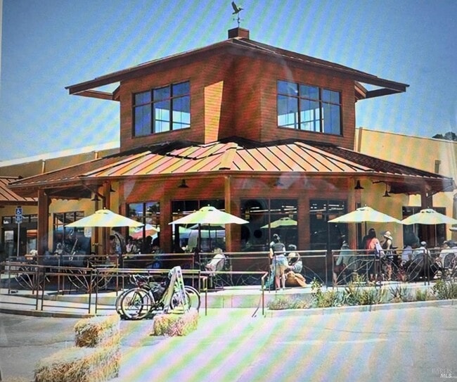 Building Photo - 270 Shoreline Hwy