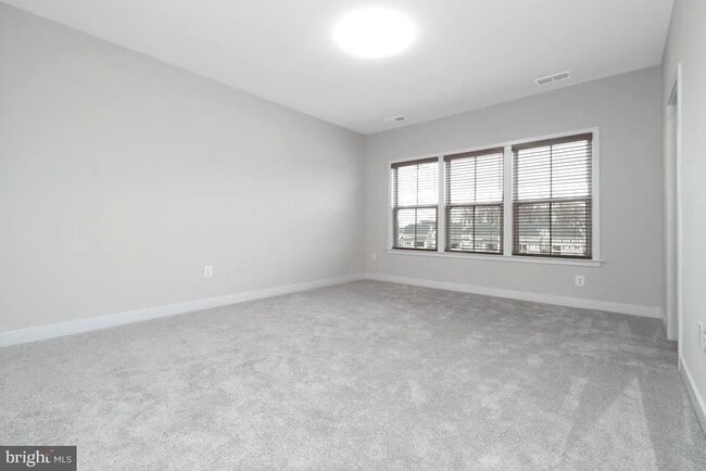 Building Photo - 11003 Resort Road