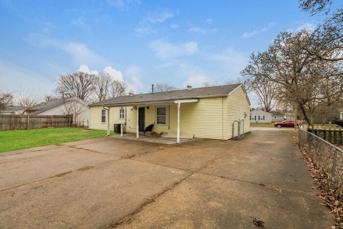 Building Photo - 4829 Weber Dr