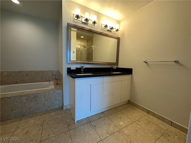 Building Photo - 4575 Dean Martin Dr