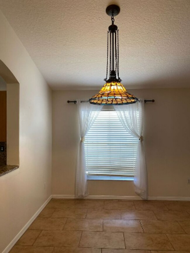 Building Photo - 3 Bedroom 2 bath Home in Cypress Lakes