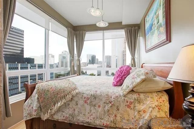 Building Photo - 350 W Ash St