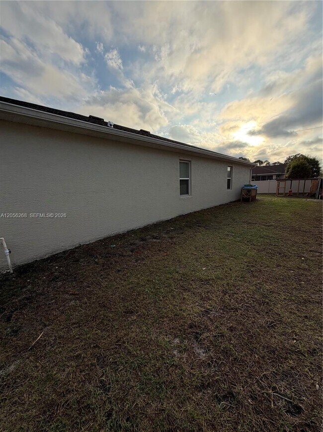 Building Photo - 383 Hanford Rd SW