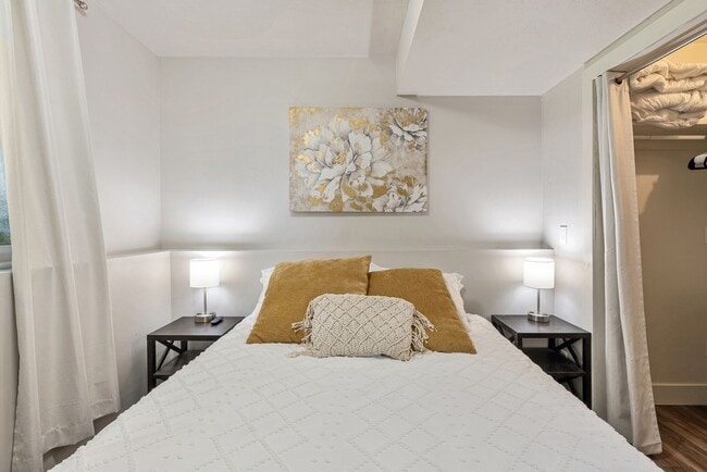 Building Photo - 5491 Saguaro Dr