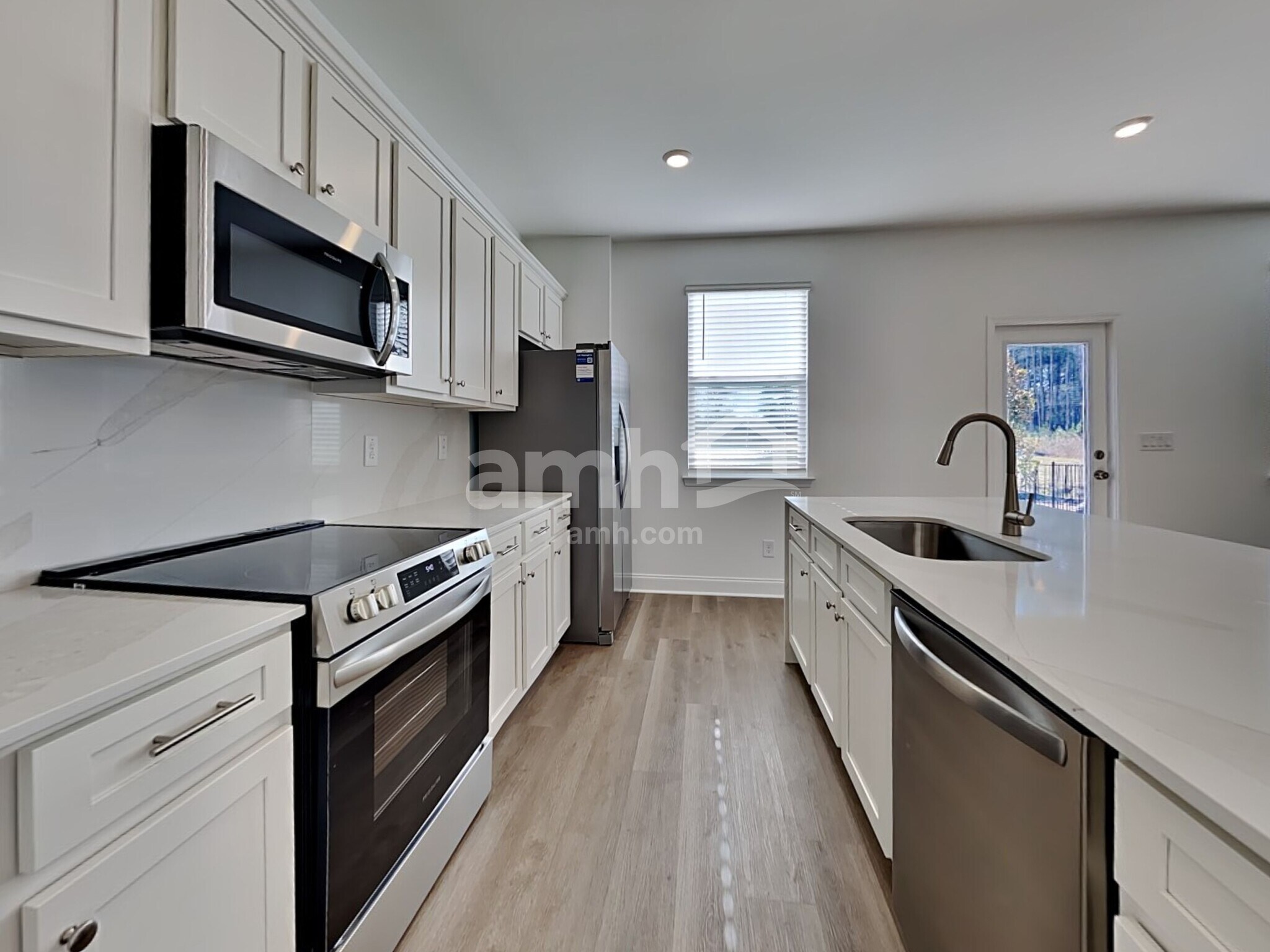 Building Photo - 413 Armstrong Curve