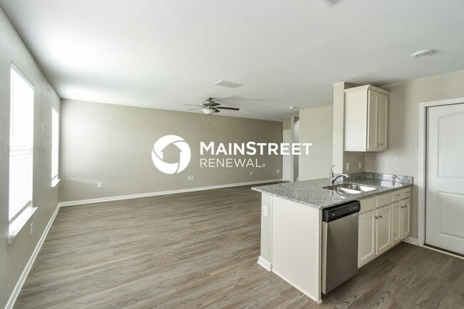 Building Photo - 3 Bedroom Pet-Friendly Home in San Antonio, TX with Main Street Renewal
