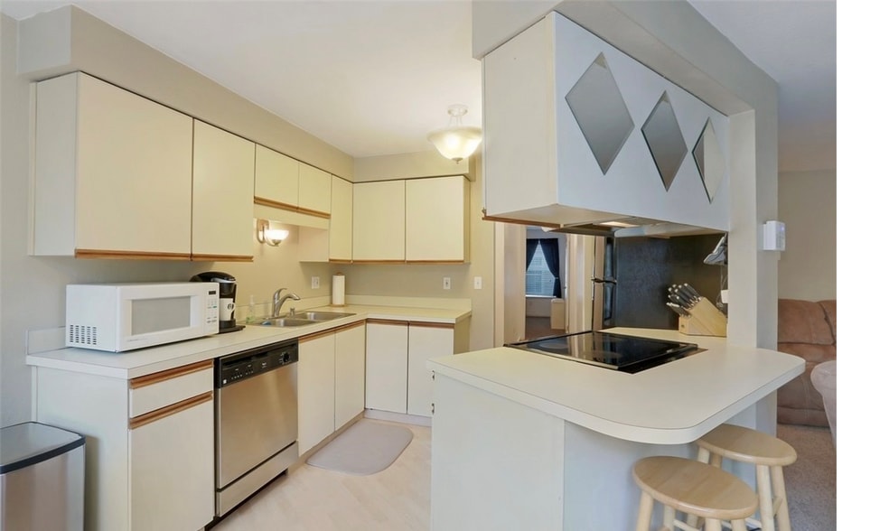 Kitchen - 16419 Spruce Way