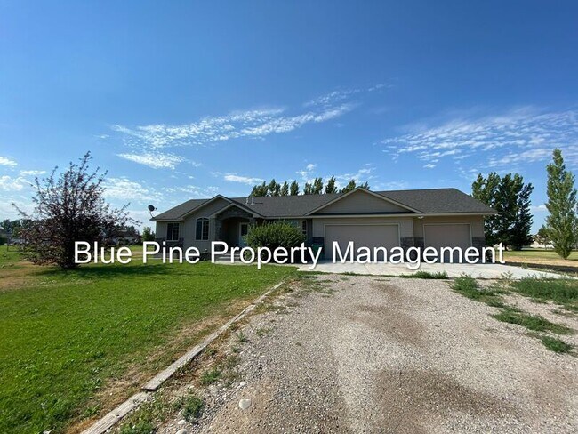 Primary Photo - 3818 196 N