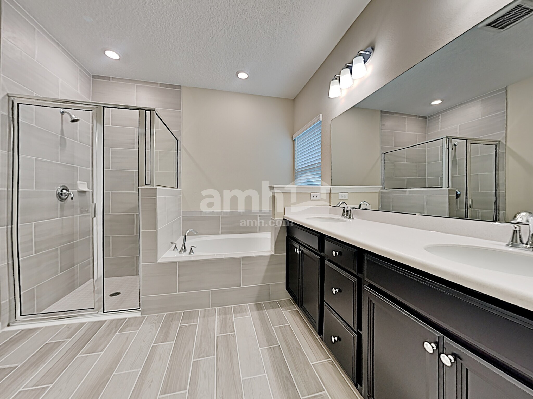 Building Photo - 450 Stone Arbor Ln