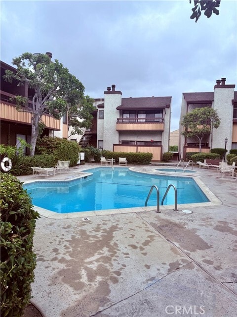 Building Photo - 444 W Huntington Dr
