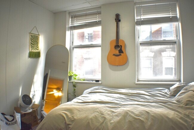 Building Photo - 158 Salem St