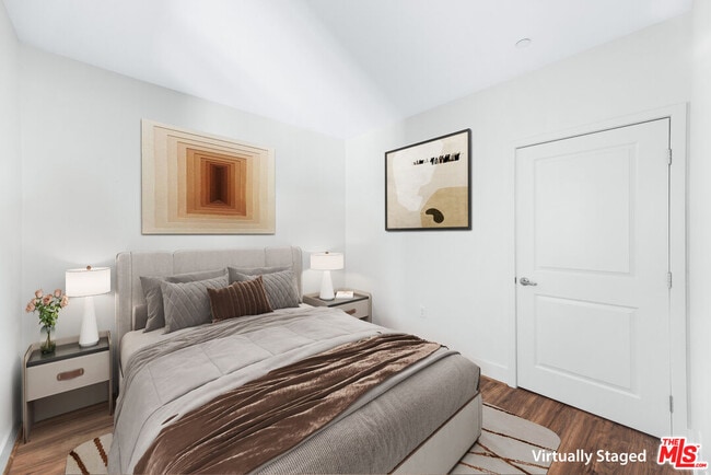 Building Photo - 5232 Satsuma Ave