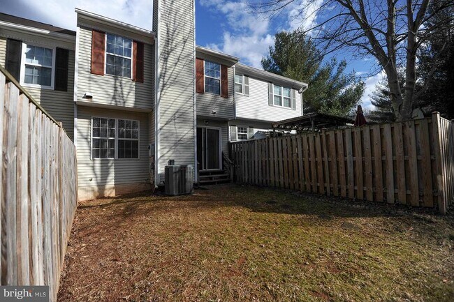 Building Photo - 128 Sulgrave Ct