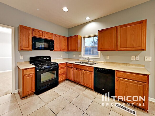 Building Photo - 5186 Hidden Meadow Ct