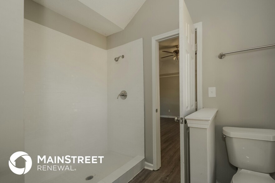 Building Photo - 4555 Port Royal Cove