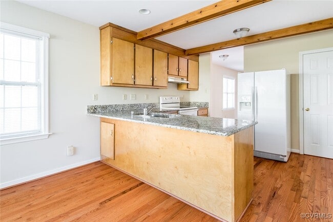 Building Photo - 13812 Sycamore Village Dr