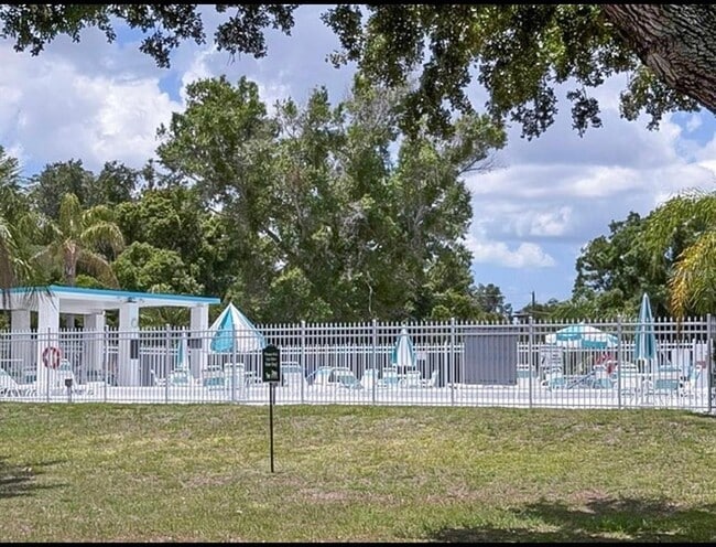 Building Photo - 9221 Estrada Pl