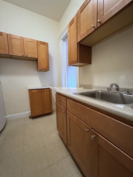 Building Photo - 29 Park Dr