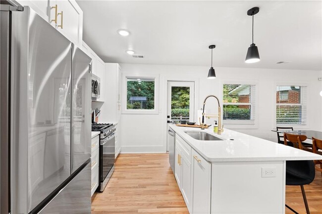 Building Photo - 500 Collier Ridge Dr NW