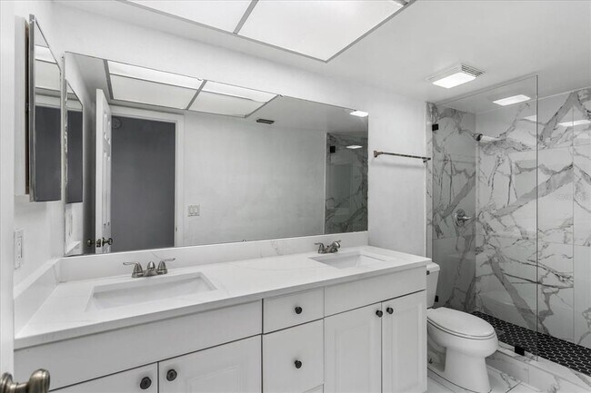 Building Photo - 8609 Sunny Hollow Ln