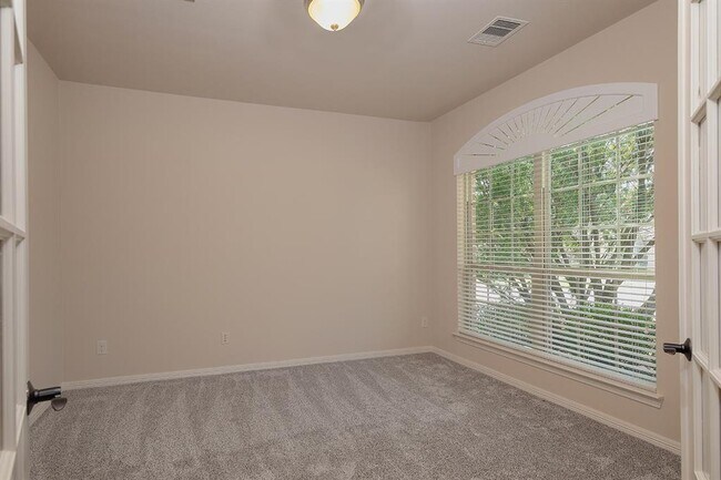 Building Photo - 8858 Van Allen Dr