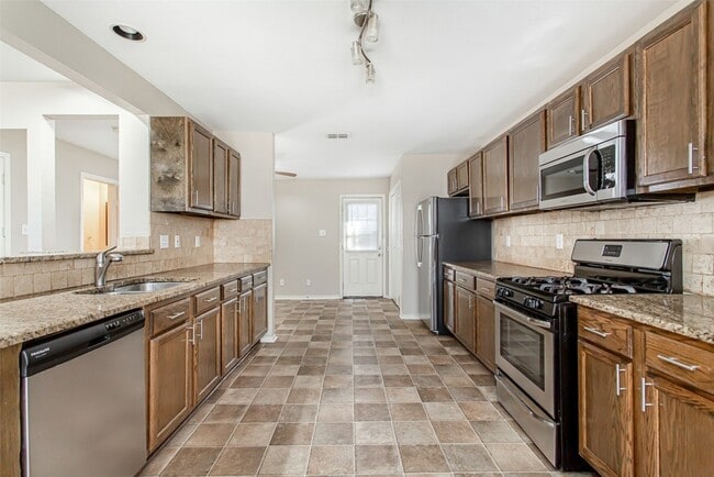 Building Photo - 10818 Sharondale Ln