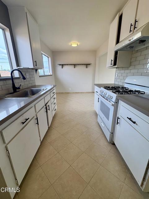 Building Photo - 1951 N Ventura Rd