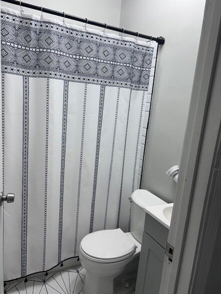 Building Photo - 2410 Federal St