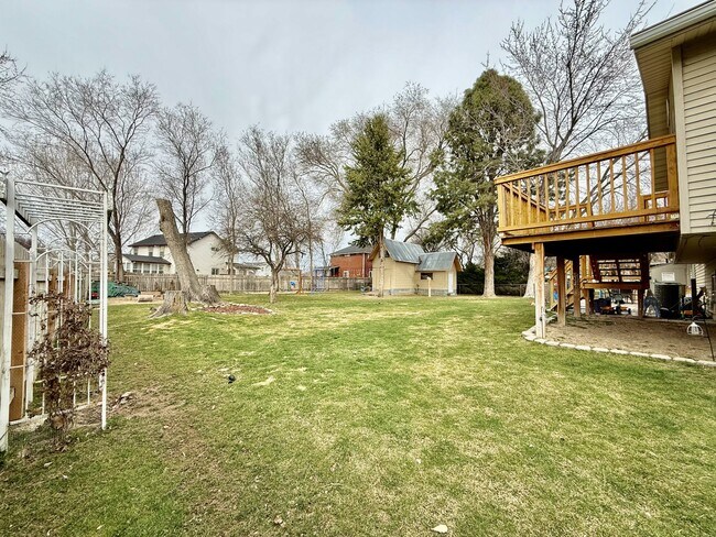 Building Photo - 2565 N 3rd E St