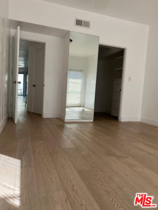 Building Photo - 20 28th Ave