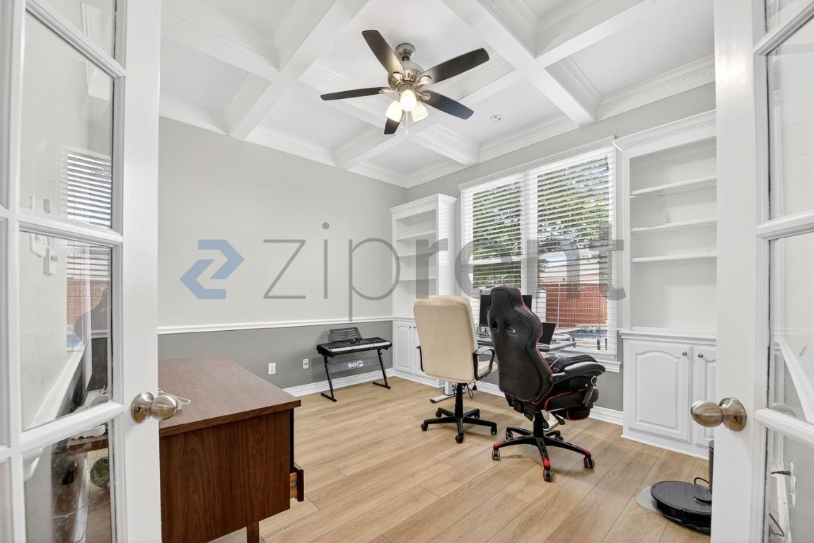 Building Photo - Unit