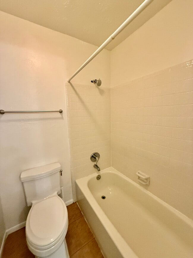 Building Photo - 11152 S Lyndbrook Way