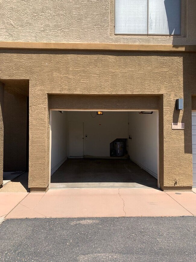 Building Photo - Beautiful 2 bedroom condo in Tempe