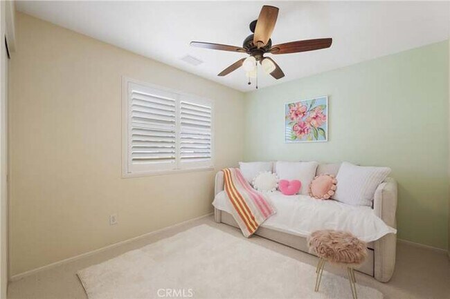 Building Photo - 3 Bedroom Plus Loft in Los Flores