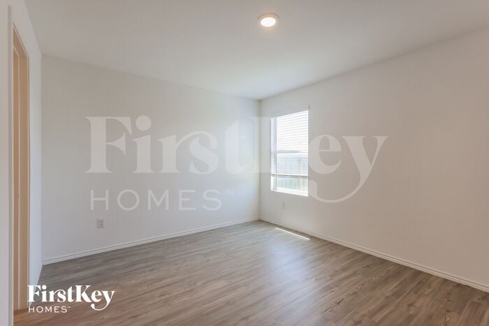 Building Photo - 2434 Double Oak Dr