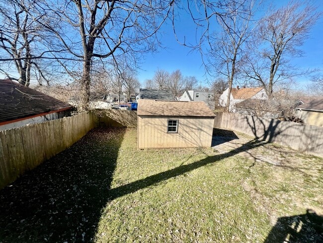 Building Photo - Move-In Ready 3-Bedroom Home with Modern Kitchen & Private Outdoor Oasis