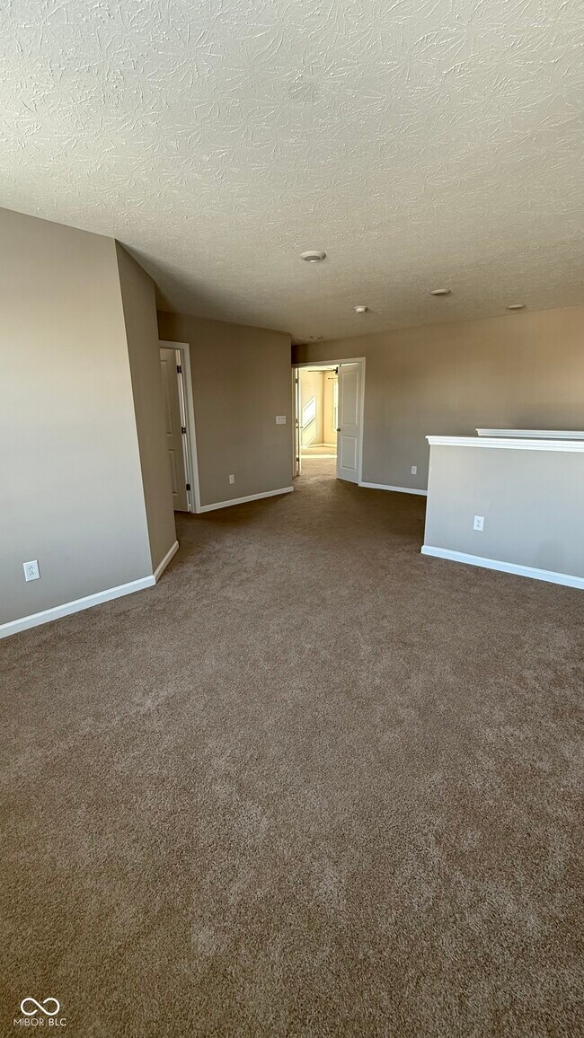 Building Photo - 6923 Bryant Pl