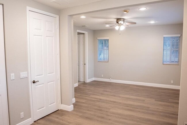 Building Photo - 7436 Briella Dr