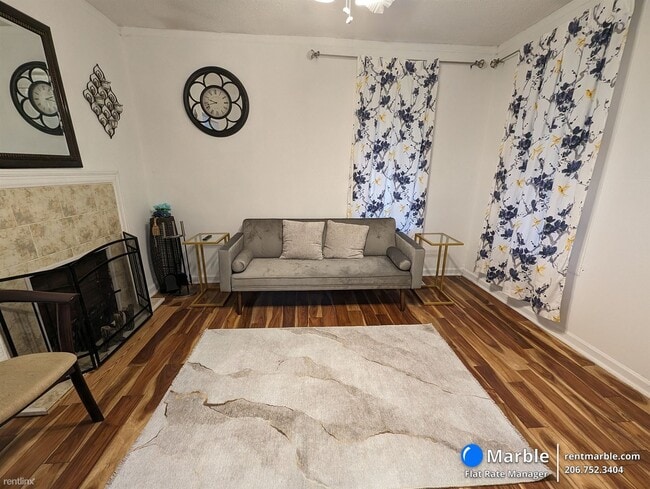 Building Photo - 2 br, 1 bath House - 849 W Brevard St