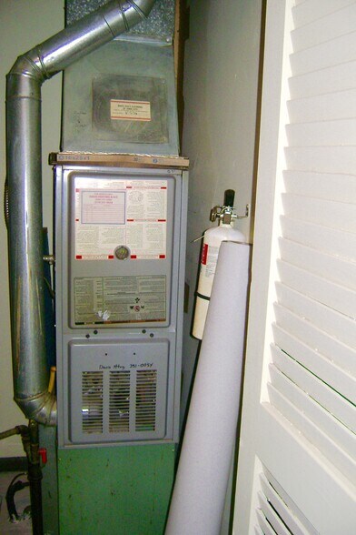 furnace - 2004 10th St