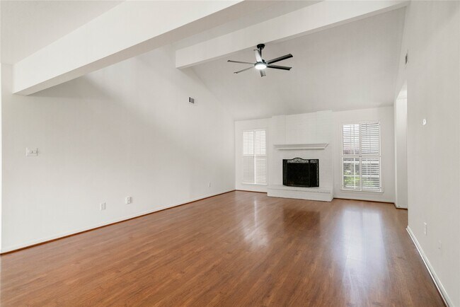 Building Photo - 915 S Diamondhead Blvd