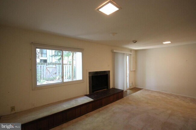 Building Photo - 3007 Spice Ct