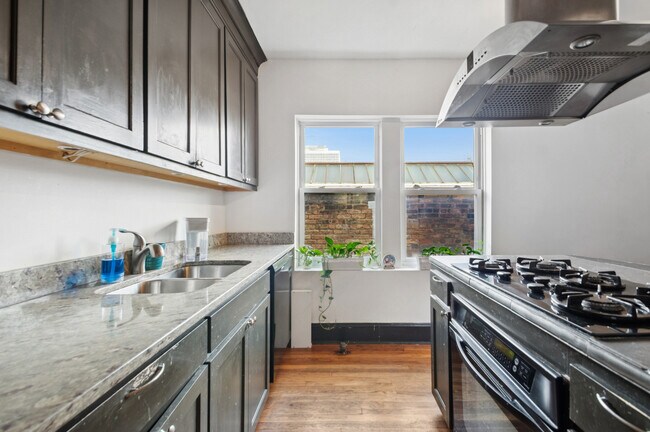 Building Photo - 6238 N Broadway