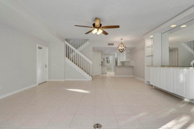 Building Photo - 468 Capistrano Dr