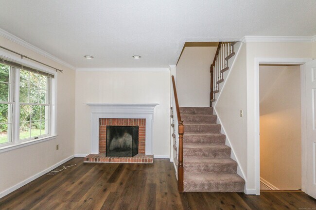 Building Photo - 409 The Meadows