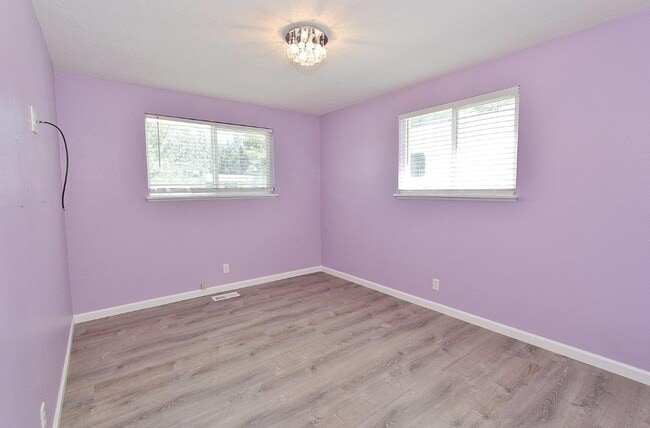 Building Photo - 3873 N Manchester St