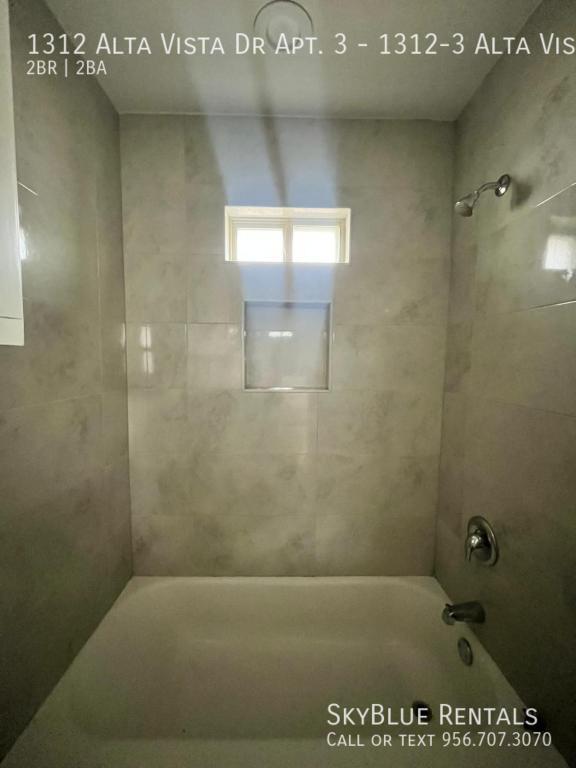 Building Photo - 1312 Alta Vista Dr