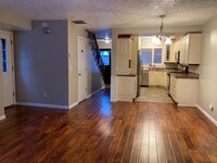 Building Photo - 3 Bedroom, 2.5 Bath Townhouse off Johns Ro...