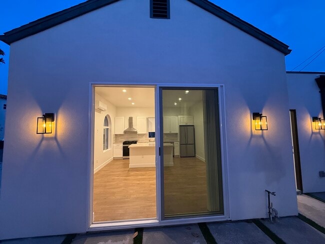 Building Photo - Burnside Residences