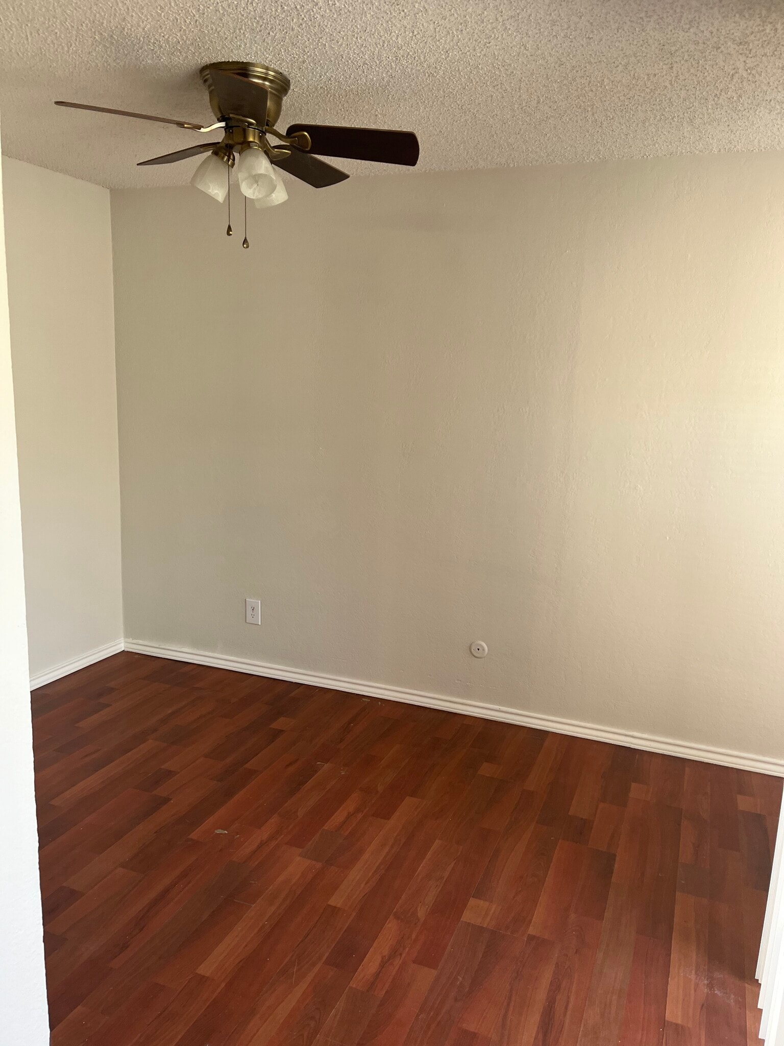 Building Photo - 9809 Walnut St